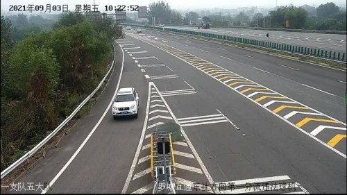 高速公路出口压网线扣分吗？