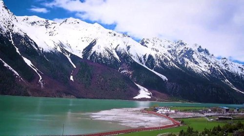 云南滇藏线到西藏的风景好，还是川藏线风景好？